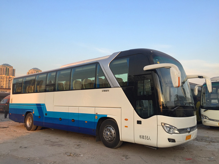 成都租大巴車多少錢一天？報價包含哪些費用